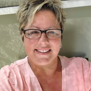 Meet your Posher, Debbie